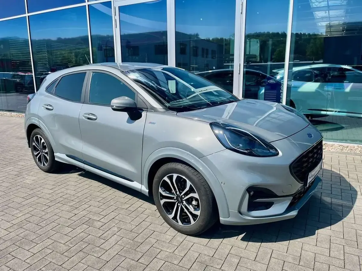 Gebraucht Ford Puma ST-Line 155 PS (114 kW) 2024 Lackierung metallic "mineralsilber" (silber) silber SUV