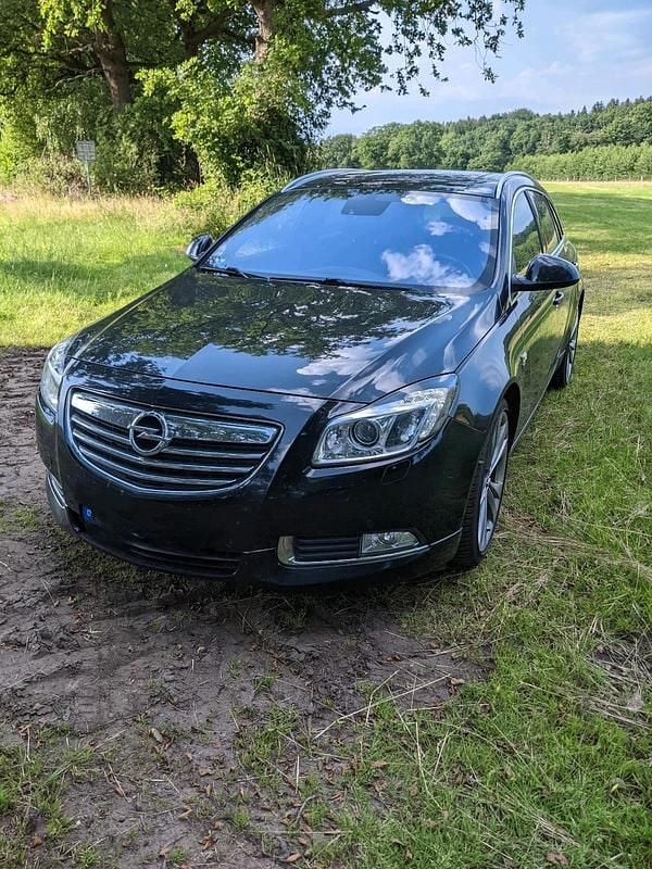 Schwarz Gebraucht 2011 Opel Insignia OPC Kombi | 8.100 € (Teuer) - Bild 1/4