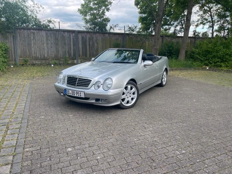Silber Gebraucht 2000 Mercedes CLK200 Cabrio | 6.200 € (Etwas zu teuer) - Bild 1/4