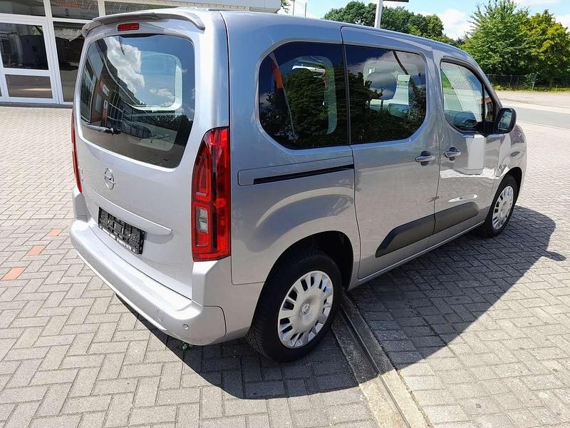 Gebraucht Opel Combo Life Edition 110 PS (80 kW) 2021 Silber Kombi