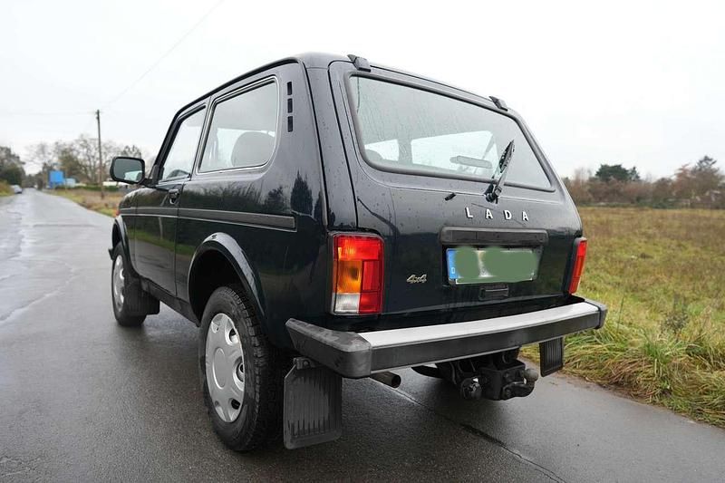 Gebraucht Lada niva 83 PS (61 kW) 2020 Grün SUV