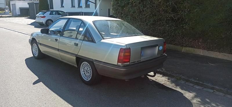 Gebraucht Opel Omega 74 PS (54 kW) 1987 Gold Kombi