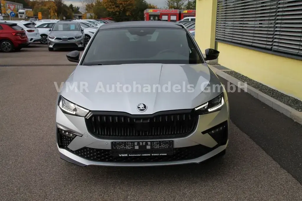 Neu Skoda Scala Monte Carlo 150 PS (110 kW) 2025 Silber Kleinwagen
