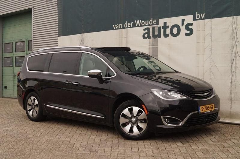 Gebraucht Chrysler Pacifica 262 PS (192 kW) 2018 Schwarz Van / Kleinbus