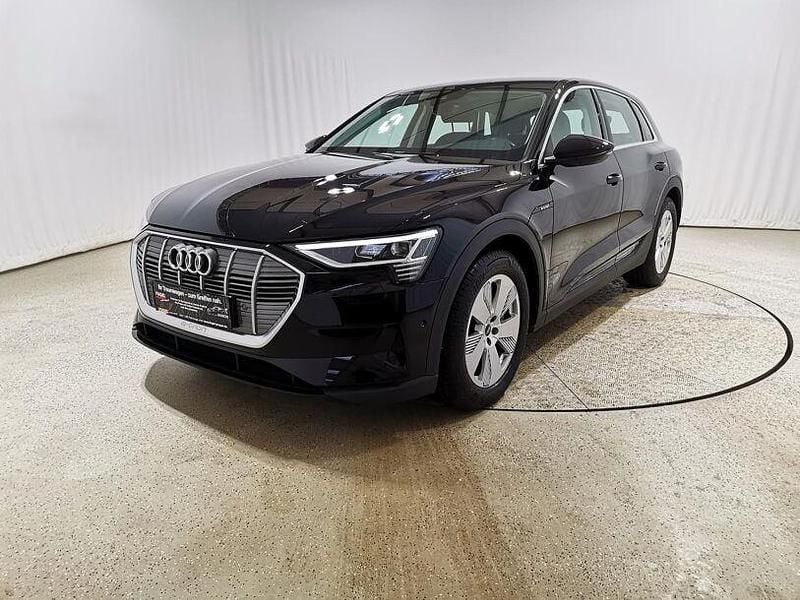 Gebraucht Audi e-tron Comfort 230 kW (313 PS) 2022 Brillantschwarz SUV
