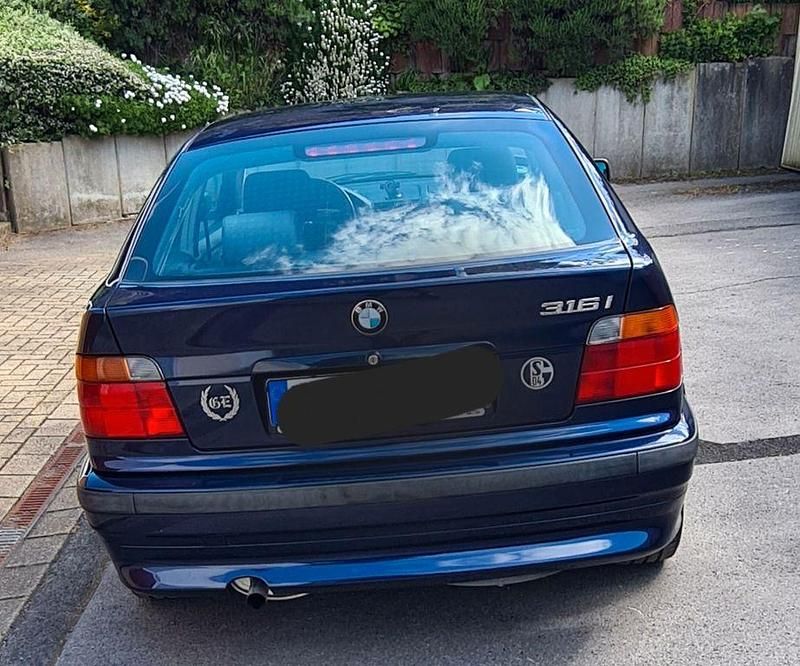 Schwarz Gebraucht 2000 BMW 316 Compact Kleinwagen | 3.299 € (Fairer Preis) - Bild 1/4
