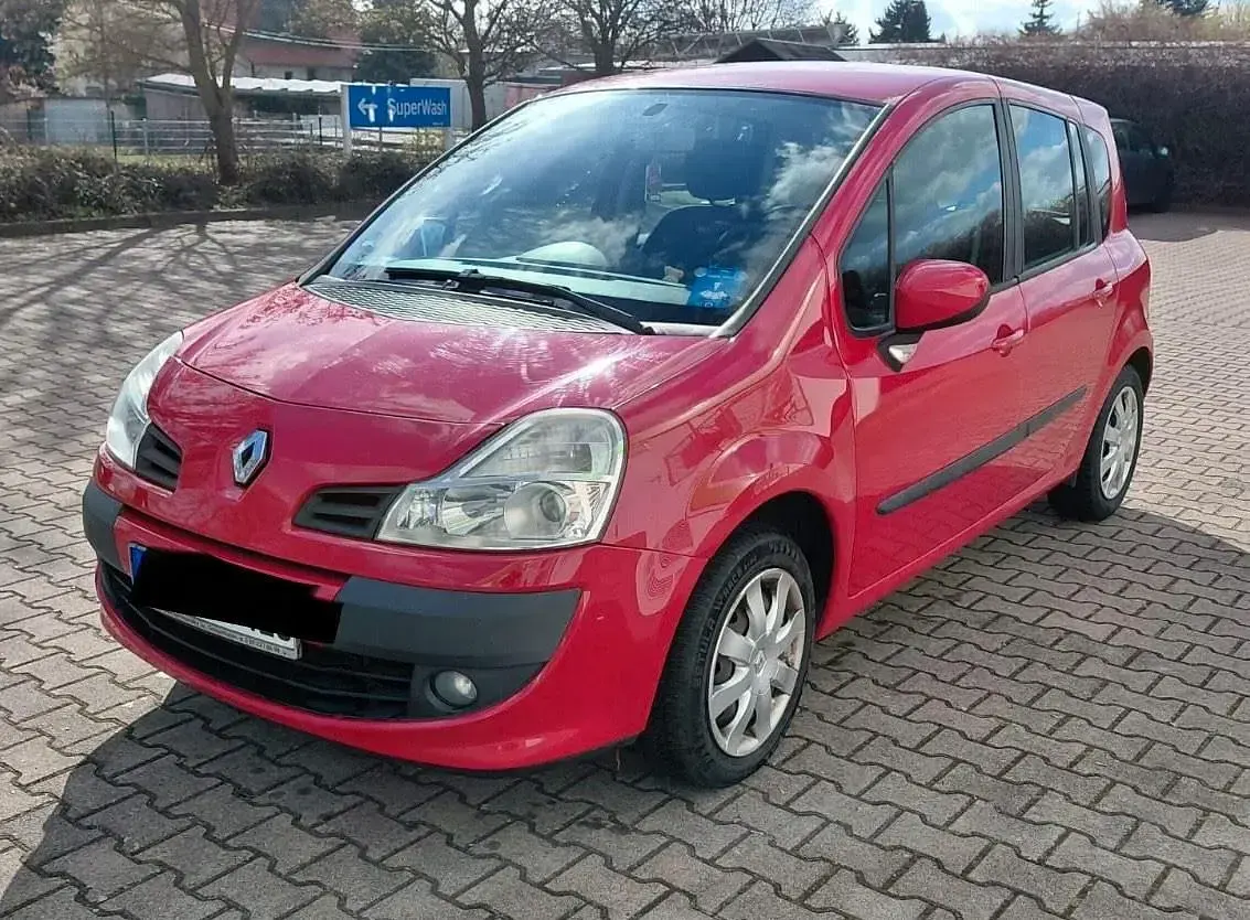 Usado Renault Modus 75 CV (55 kW) 2011 Rojo Monovolumen