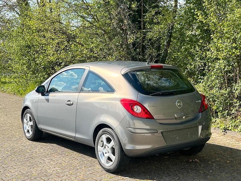 Używany Opel Corsa 69 KM (50 kW) 2012 Brązowy Hatchback
