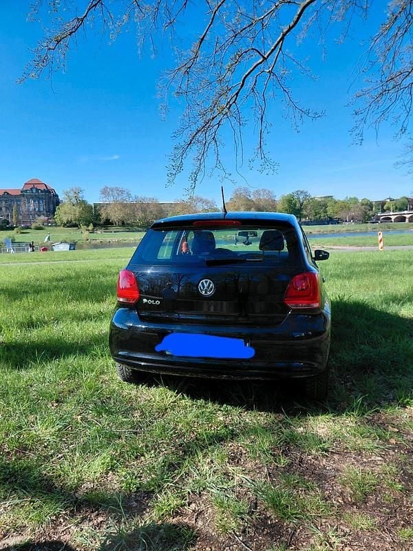 Gebraucht VW Polo 60 PS (44 kW) 2012 Schwarz Kleinwagen