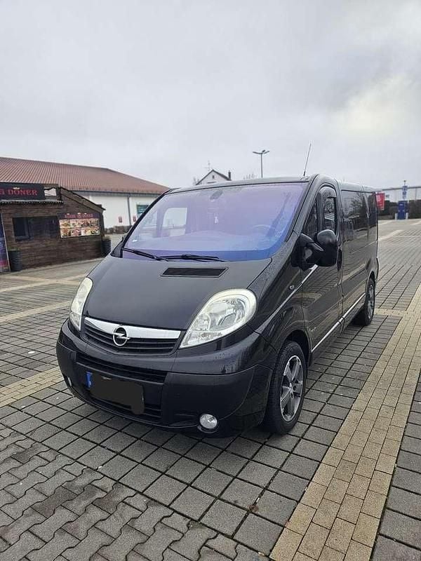 Gebraucht Opel Vivaro 145 PS (106 kW) 2010 Schwarz Van / Kleinbus