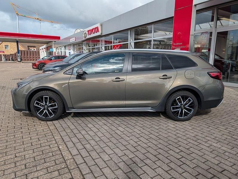 Gebraucht Toyota Corolla 122 PS (89 kW) 2019 Grün Kombi