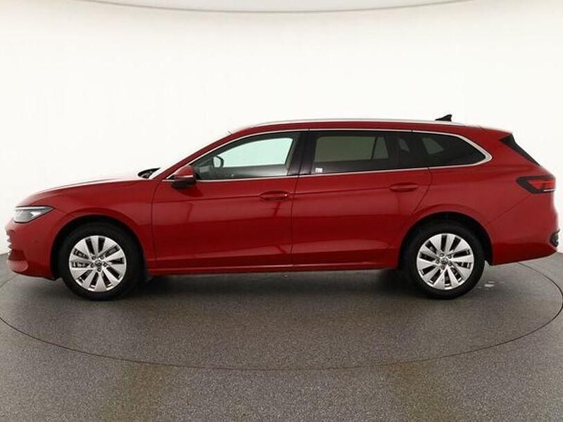 Gebraucht VW Passat 193 PS (141 kW) 2025 Rot Kombi