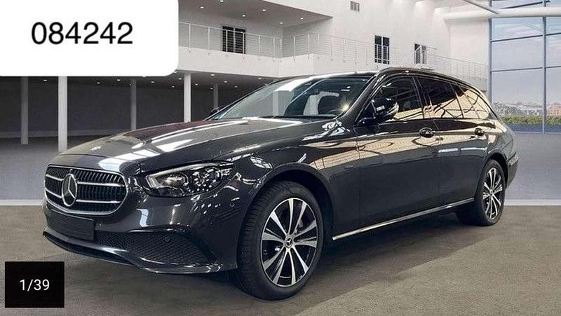 Graphitgrau (metallic) Gebraucht 2021 Mercedes E300 Kombi | 29.450 € (Fairer Preis) - Bild 1/4