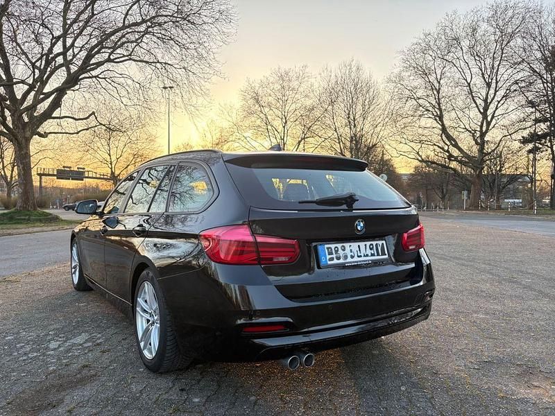 Gebraucht BMW 320 Advantage 163 PS (119 kW) 2015 Schwarz Kombi