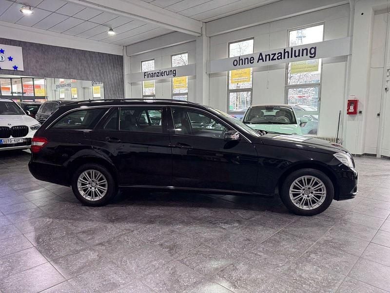 Gebraucht Mercedes E200 184 PS (135 kW) 2010 Schwarz Kombi