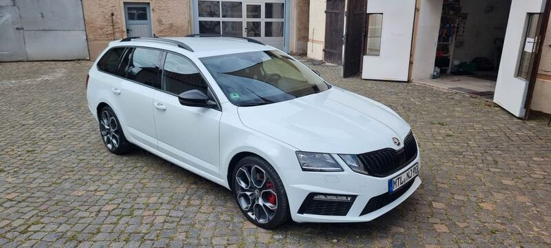 Weiß Gebraucht 2018 Skoda Octavia RS Kombi | 16.850 € (Fairer Preis) - Bild 1/4