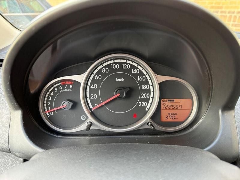 Usado Mazda 2 75 HP (55 kW) 2012 Branco Citadino