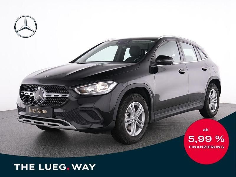 Schwarz Gebraucht 2023 Mercedes GLA180 Style SUV | 30.985 € (Guter Preis) - Bild 1/4
