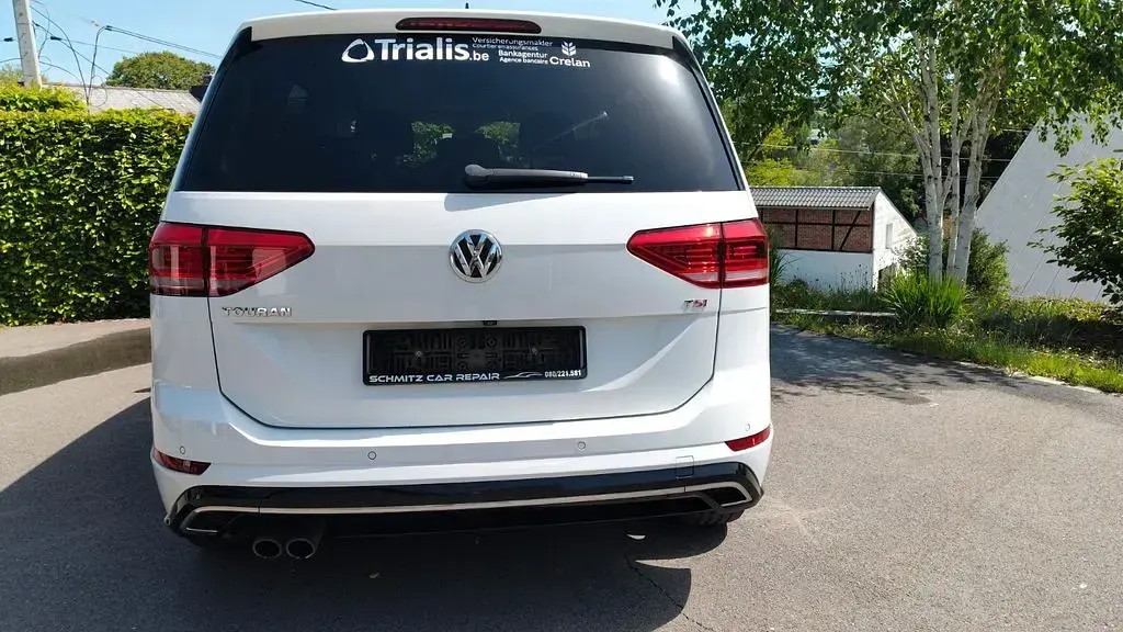 Gebraucht VW Touran Highline 150 PS (110 kW) 2017 Weiß Van / Kleinbus