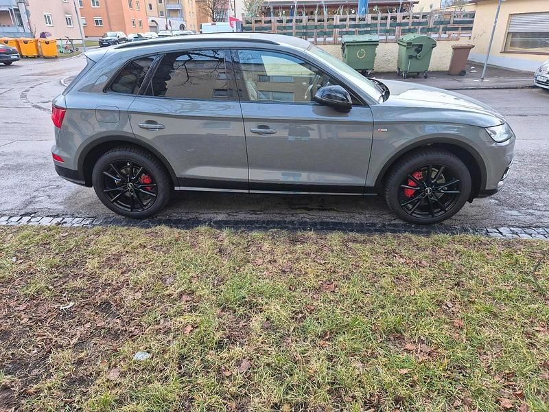 Gebraucht Audi Q5 S-Line 190 PS (139 kW) 2018 Grau SUV