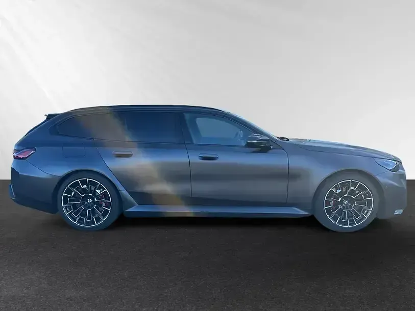 Gebraucht BMW M5 M Sport 727 PS (534 kW) 2025 Bmw individual frozen deep grey metallic Kombi