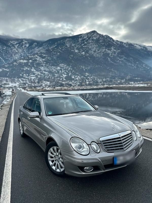 Gebraucht Mercedes E280 190 PS (139 kW) 2007 Grau Limousine