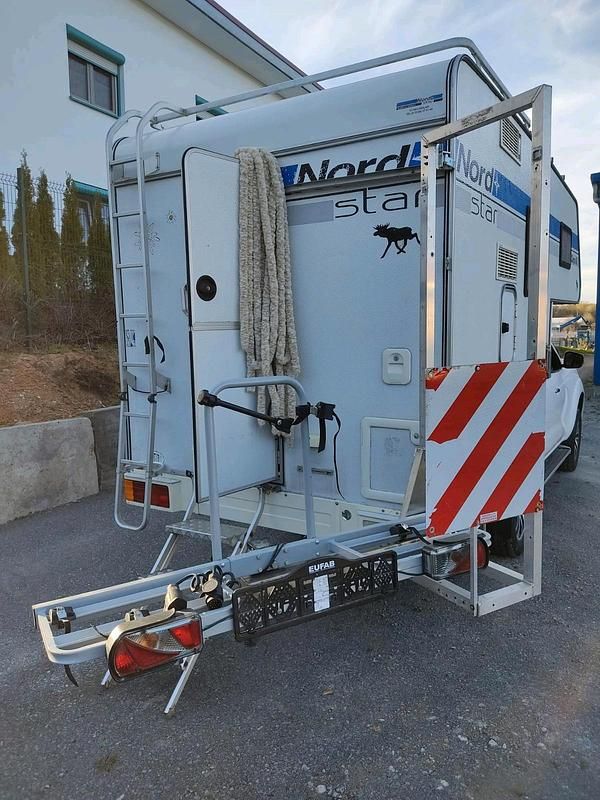 Second-hand Nissan Navara 2017 Alb Pickup