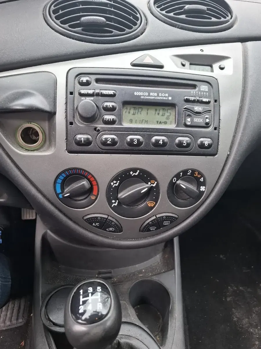 Usata Ford Focus 101 CV (74 kW) 2003 Blu Station wagon