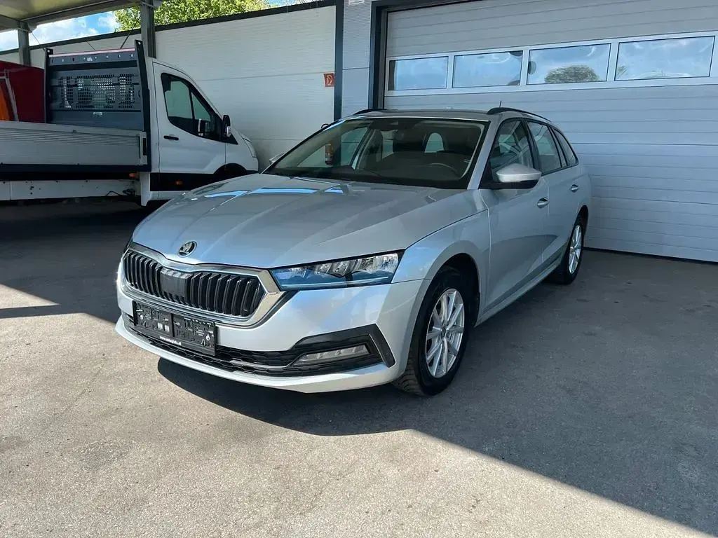 Gebraucht Skoda Octavia Ambition 150 PS (110 kW) 2023 Silber Kombi