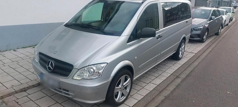 Silber Gebraucht 2011 Mercedes Vito Van / Kleinbus | 12.500 € - Bild 1/4