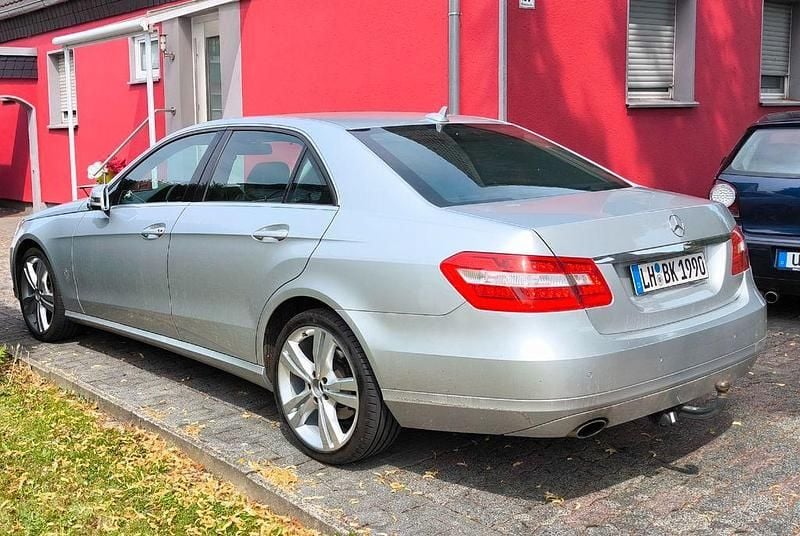 Usata Mercedes E200 184 CV (135 kW) 2012 Argento Berlina