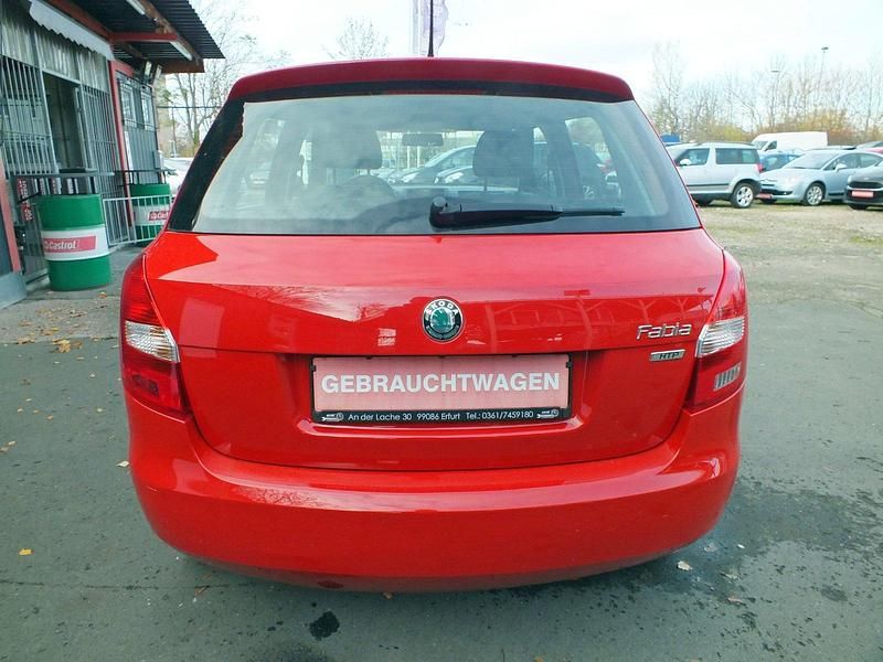 Gebraucht Skoda Fabia 60 PS (44 kW) 2013 Rot Limousine