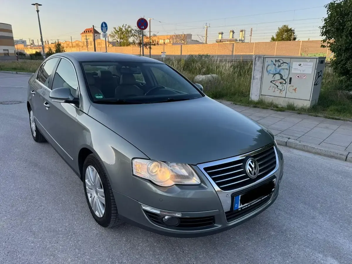Gebraucht VW Passat Comfortline 122 PS (89 kW) 2009 Grün Limousine