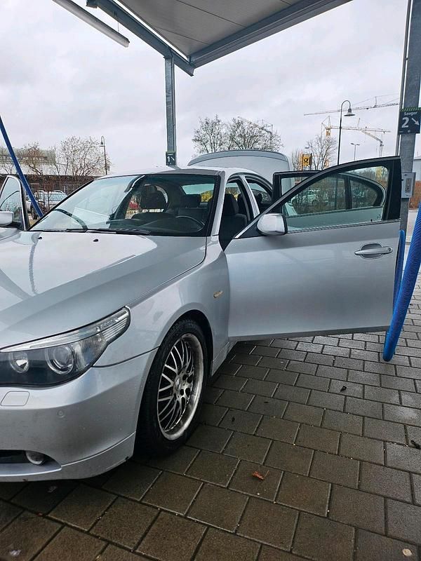 Gebraucht BMW 520 170 PS (125 kW) 2004 Silber Limousine