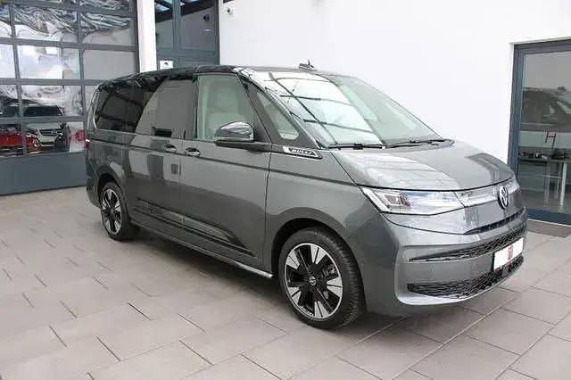 Usado VW Multivan Edition 150 CV (110 kW) 2024 Gris Monovolumen