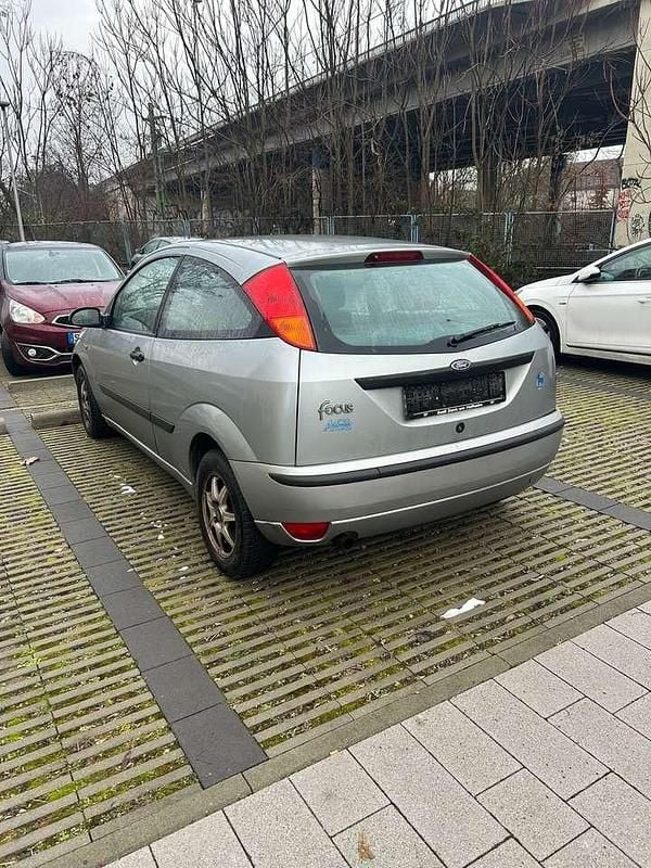 Gebraucht Ford Focus Trend 101 PS (74 kW) 2003 Limousine