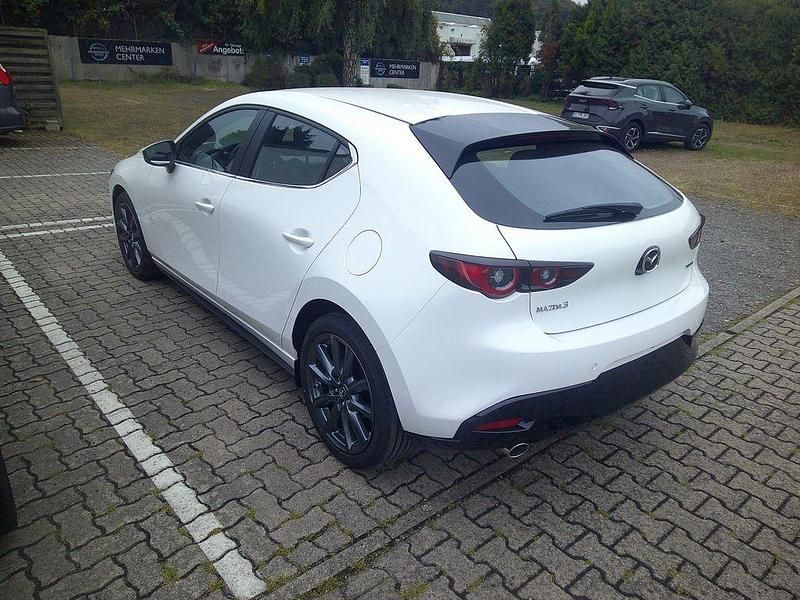 Neu Mazda 3 Center-Line 140 PS (102 kW) 2025 Weiß Limousine