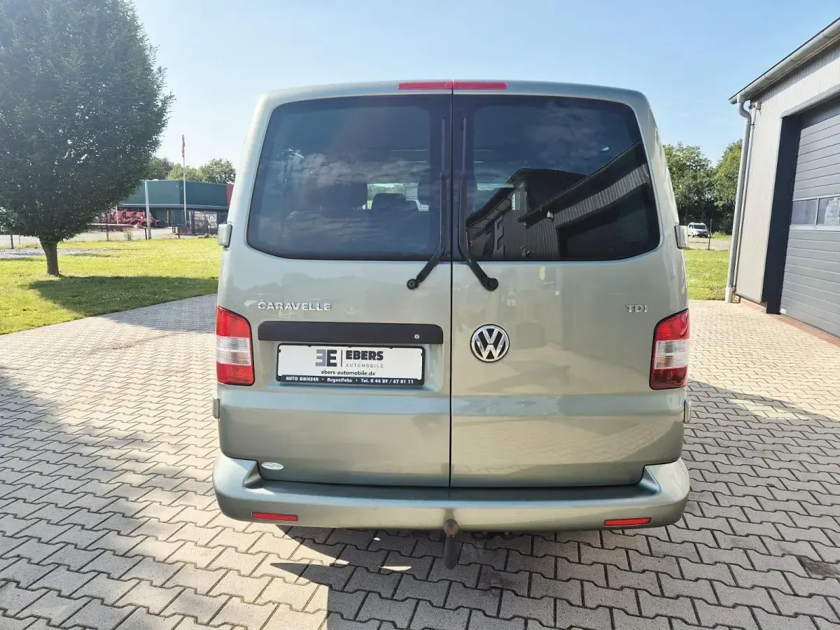 Gebraucht VW Multivan 179 PS (131 kW) 2010 Grün Van / Kleinbus