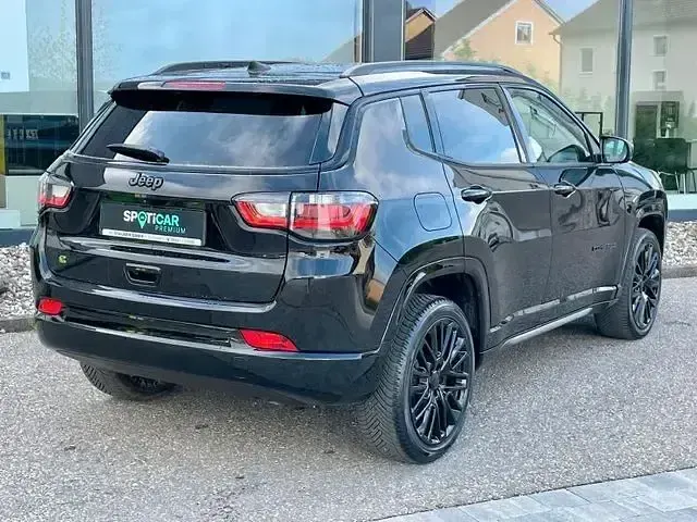 Gebraucht Jeep Compass Altitude 131 PS (96 kW) 2024 Schwarz SUV