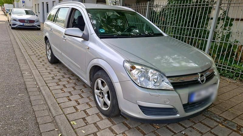 Silber Gebraucht 2005 Opel Astra Kombi | 1.150 € (Guter Preis) - Bild 1/4