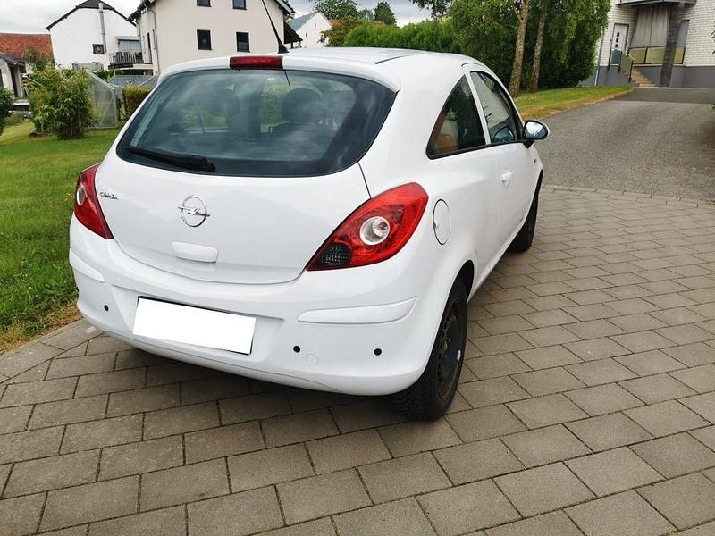 Gebraucht Opel Corsa 80 PS (58 kW) 2009 Weiß Limousine