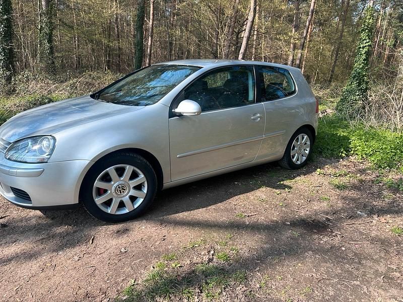 Gebraucht VW Golf 66 PS (48 kW) 2004 Silber Coupé