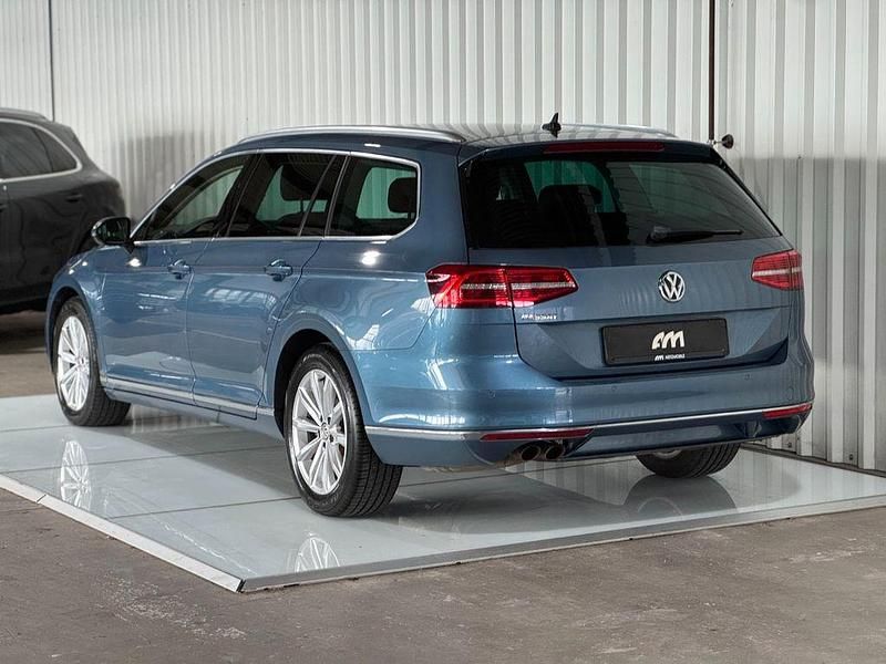 Gebraucht VW Passat Highline 179 PS (131 kW) 2015 Blau Kombi