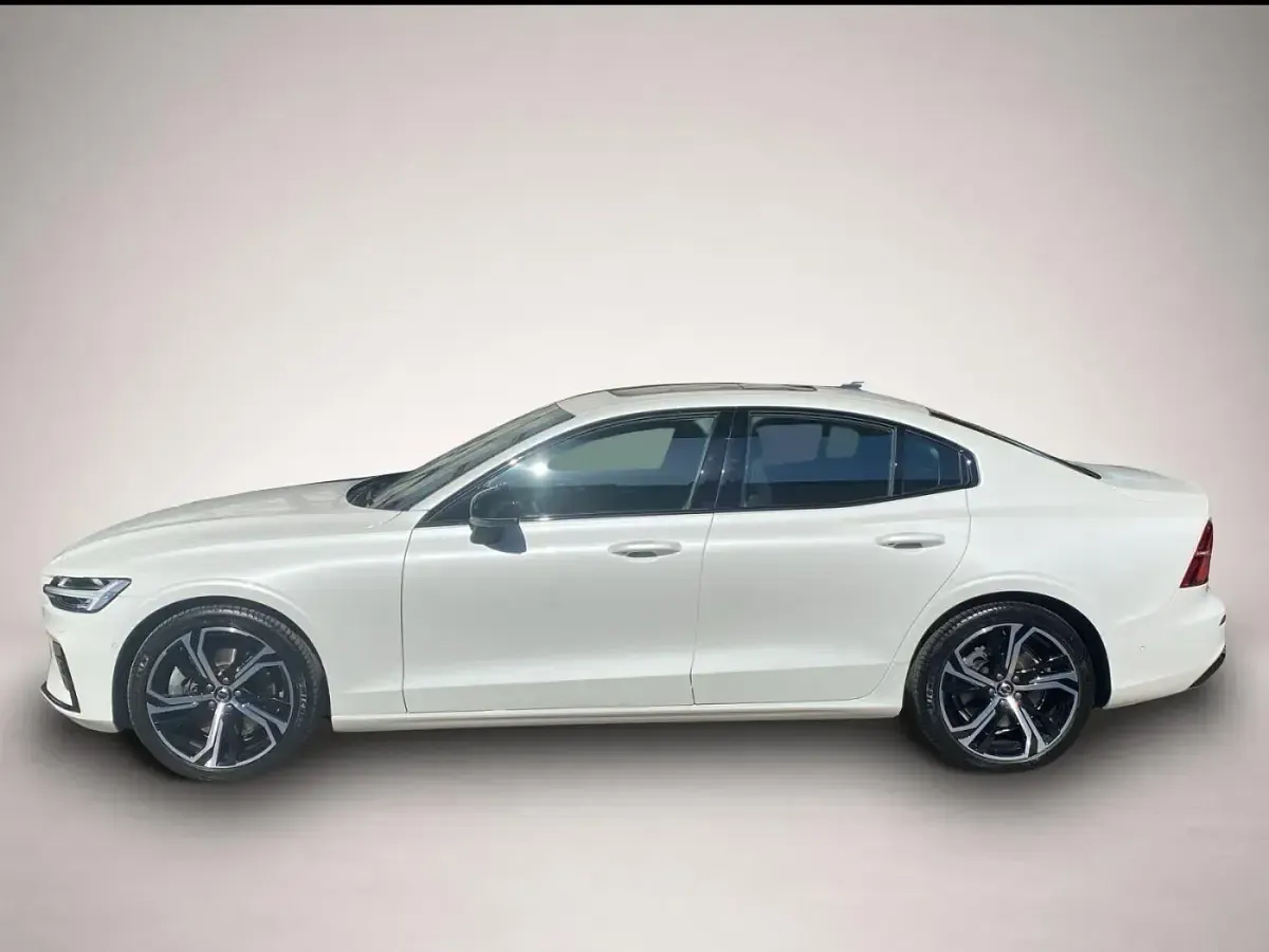 Gebraucht Volvo S60 Ultimate 250 PS (183 kW) 2023 Manufacturer Limousine