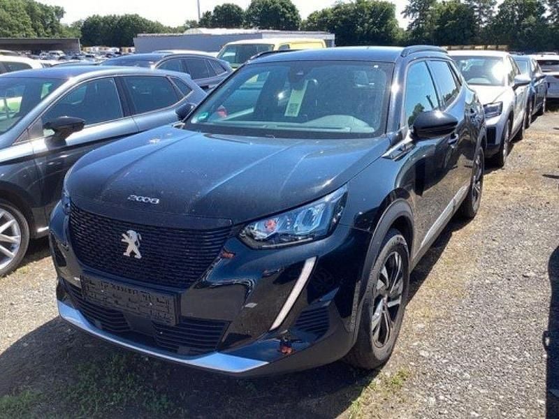 Noir perla nera Gebraucht 2023 Peugeot e-2008 Allure SUV | 17.990 € (Superpreis) - Bild 1/4