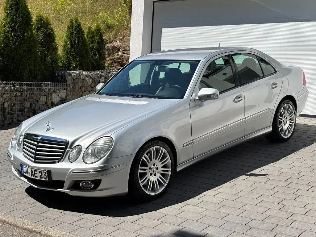 Gebraucht Mercedes E220 Elegance 170 PS (125 kW) 2008 Silber Limousine