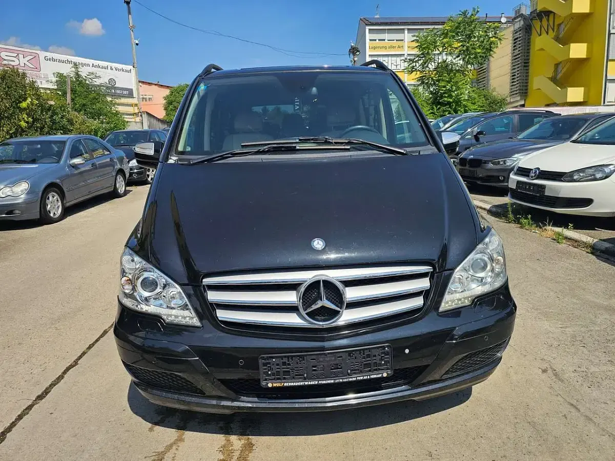 Gebraucht Mercedes Viano 224 PS (164 kW) 2011 Obsidianschwarz metallic Van / Kleinbus