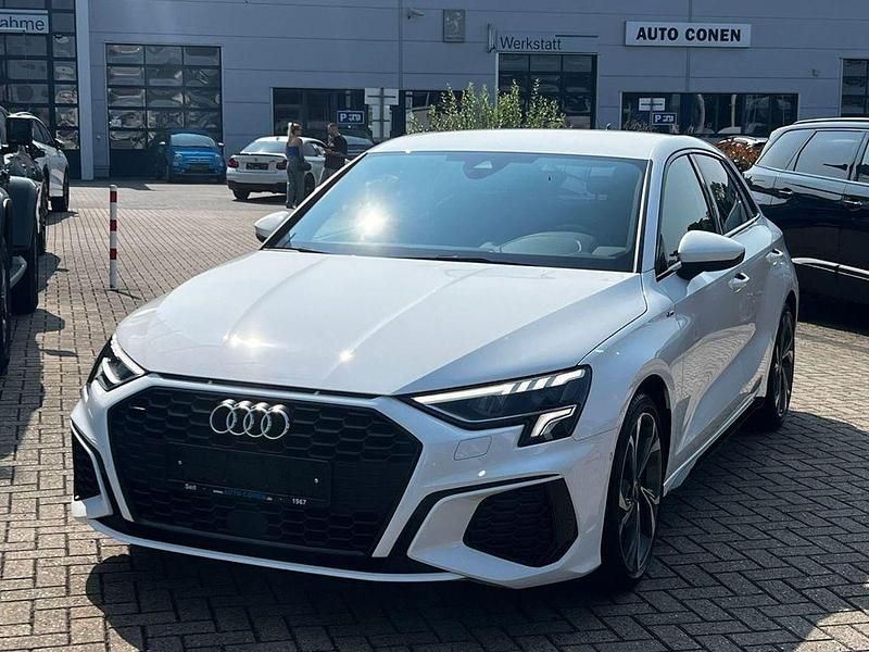 Weiß Gebraucht 2021 Audi A3 S-Line Limousine | 22.480 € (Fairer Preis) - Bild 1/4