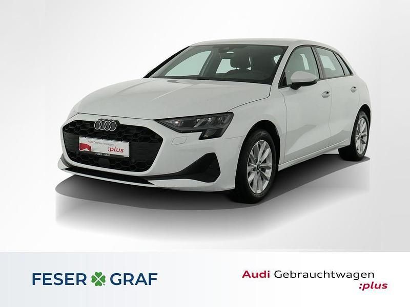 Weiß Gebraucht 2025 Audi A3 Sportback Ambiente Limousine | 28.430 € (Guter Preis) - Bild 1/4