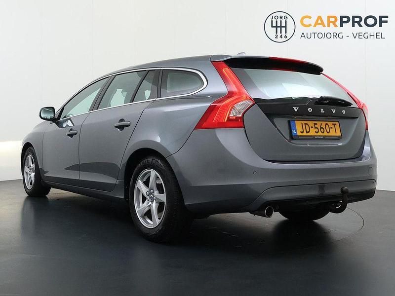 Gebraucht Volvo V60 Business Edition 120 PS (88 kW) 2016 Grau Kombi